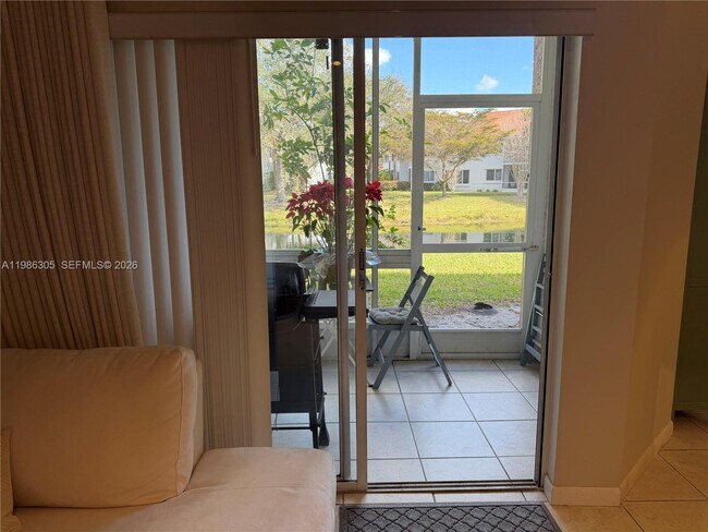 Building Photo - 882 NW 92nd Ave