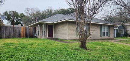 Building Photo - 1141 Oney Hervey Dr