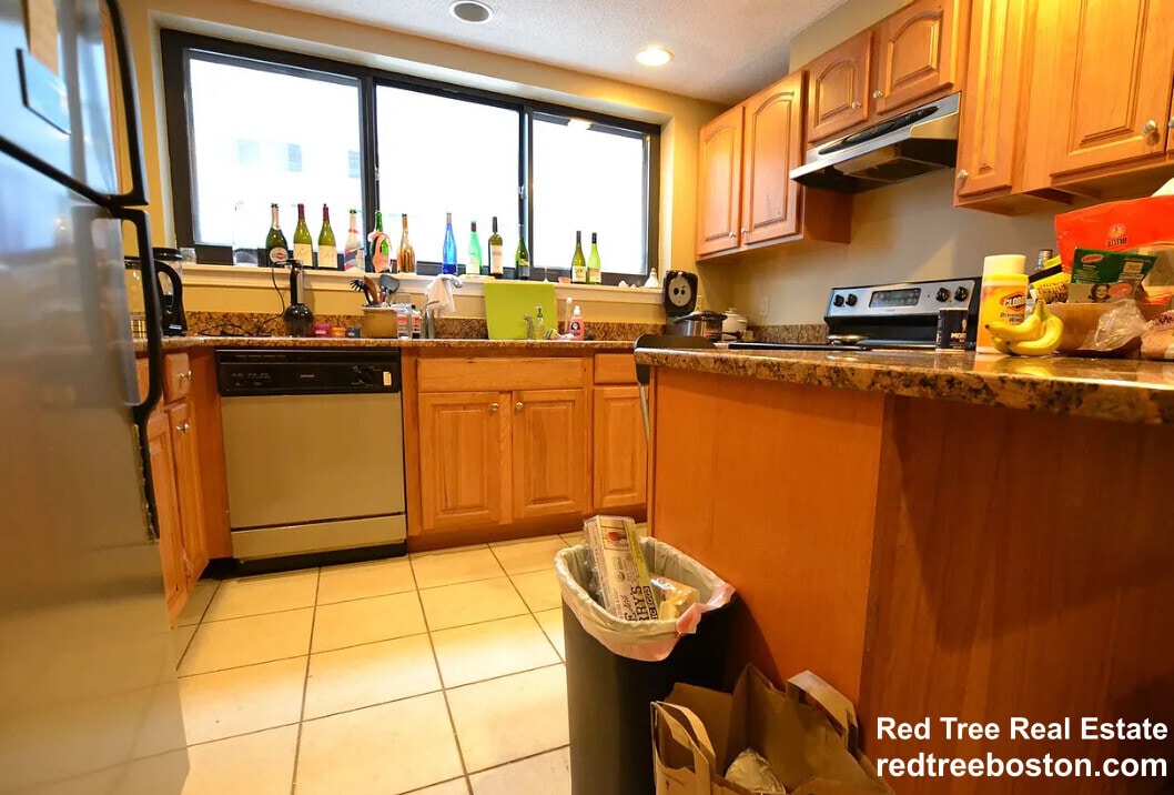 #TH6 - 85 Brainerd Rd