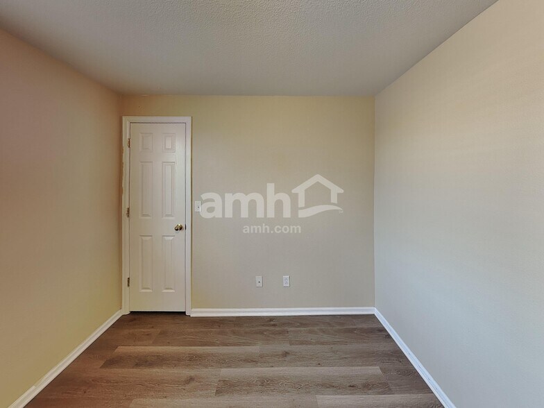 Building Photo - 3478 Watada Dr