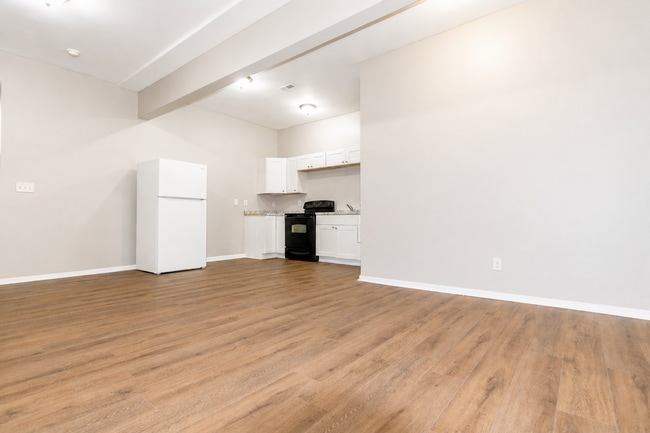 Building Photo - 500 E Ormsby Ave