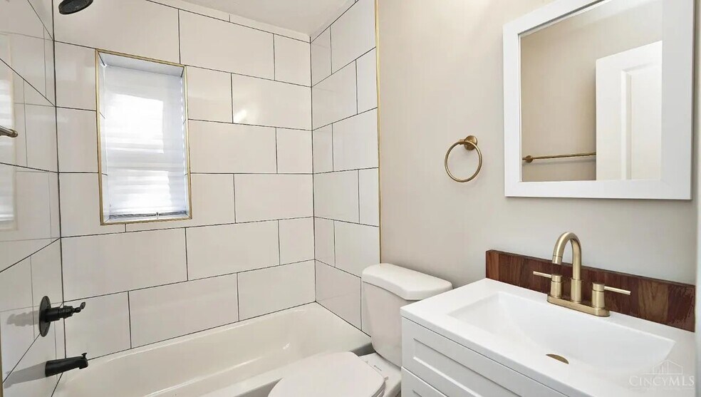 Building Photo - 2992 W McMicken Ave