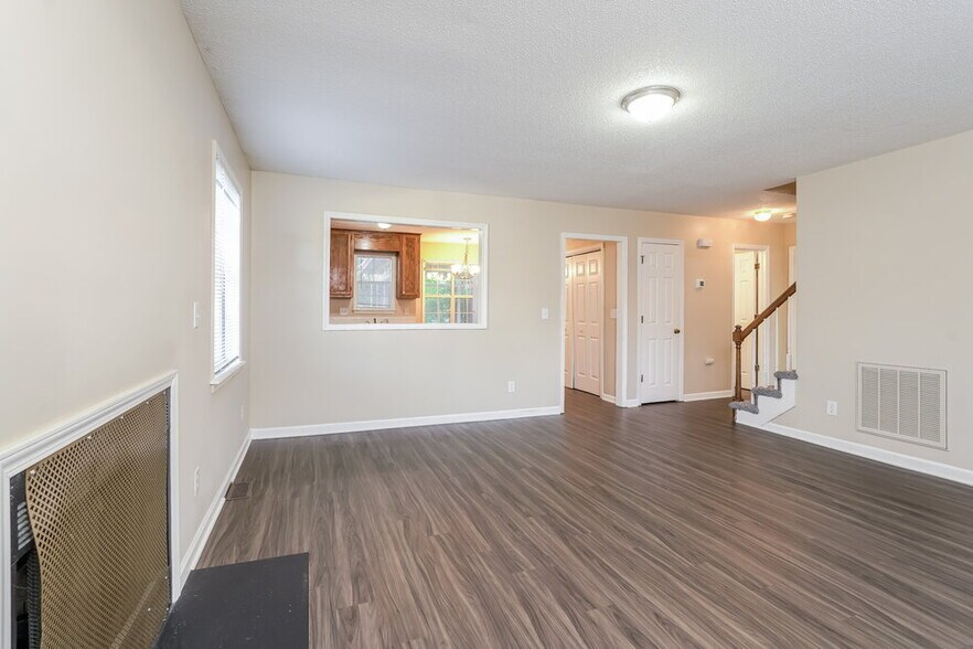 Building Photo - 2110 Arden Pl