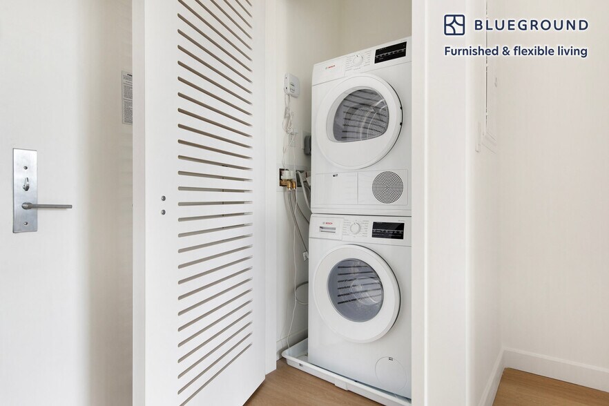 Building Photo - 544 Carroll St