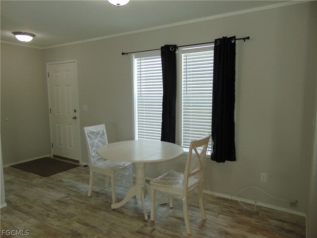 Building Photo - 1445 N Bridge St