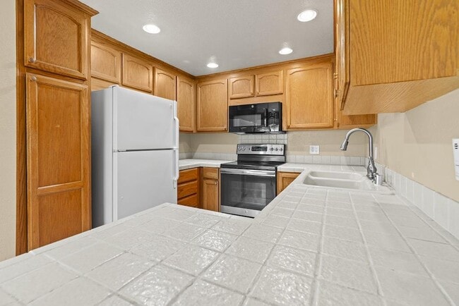 Building Photo - 6190 Gerdts Dr