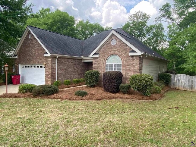 Building Photo - 104 Village Walk