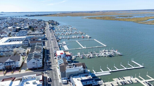 Building Photo - 9416 Amherst Ave