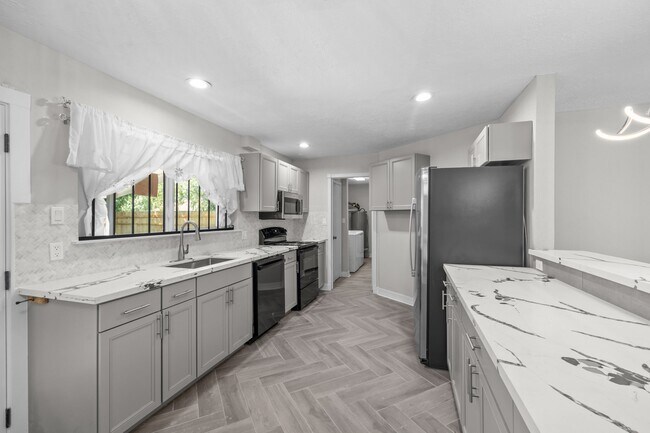 Building Photo - 6639 Indian Falls Dr