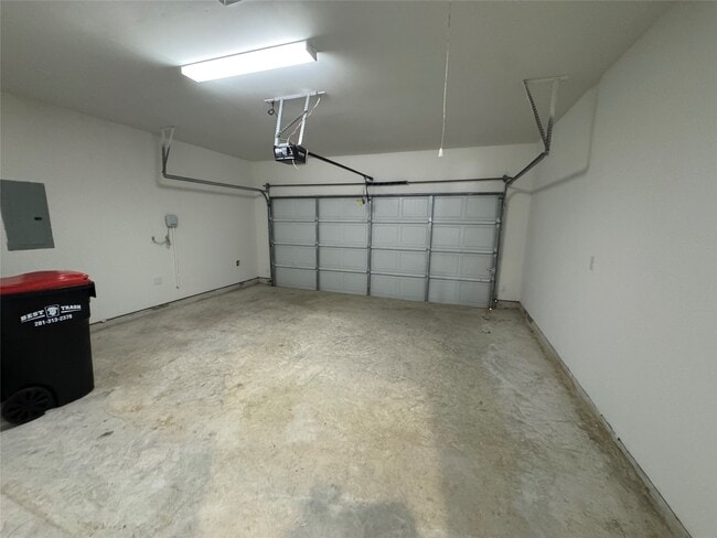 Building Photo - 31138 Myers Hvn Ln