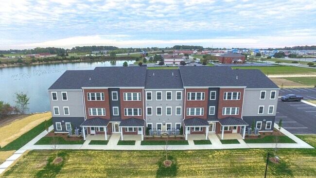 Building Photo - New! Beautiful 2 Bed, 2 Bath Apartment in PRIME location!  Furnished & Unfurnished Options Availa...