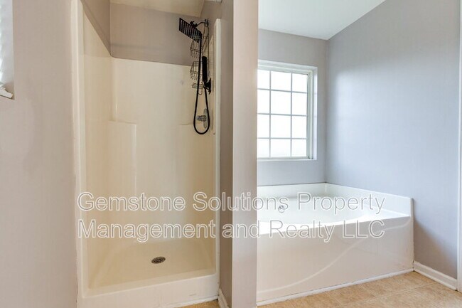 Building Photo - 3011 Baker Way