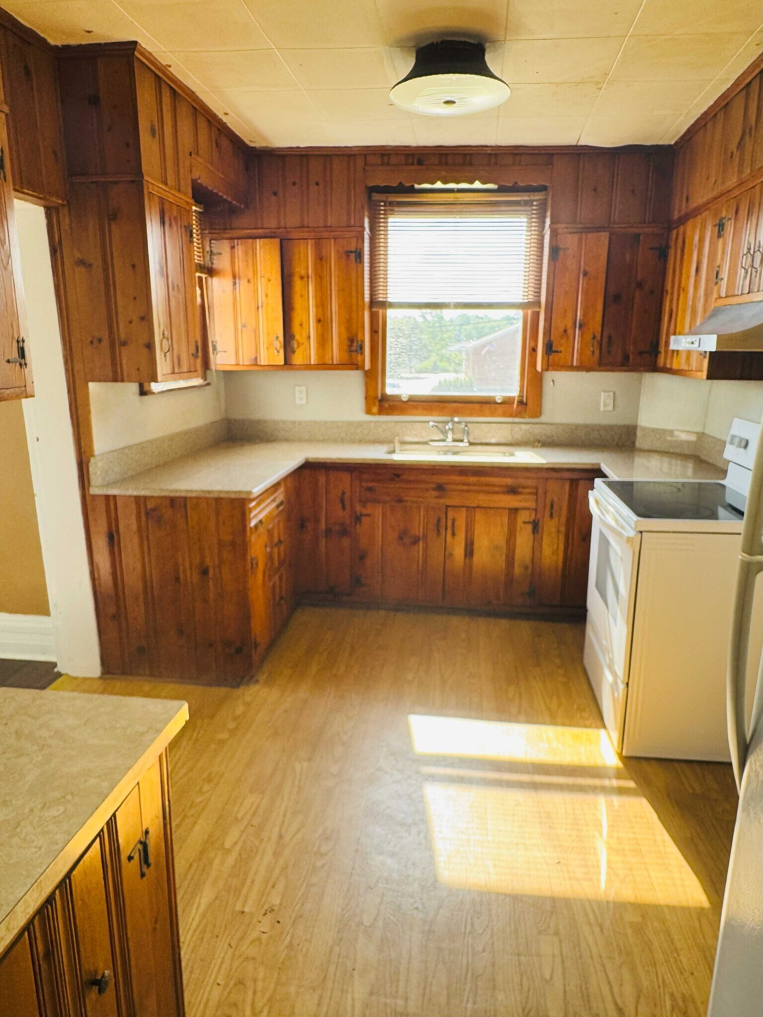 Kitchen - 328 W High St