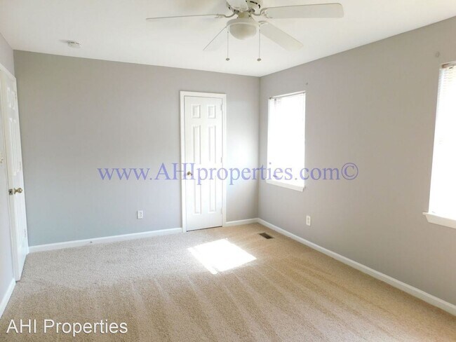 Building Photo - 3 br, 1.5 bath House - 2540 Hampstead Drive