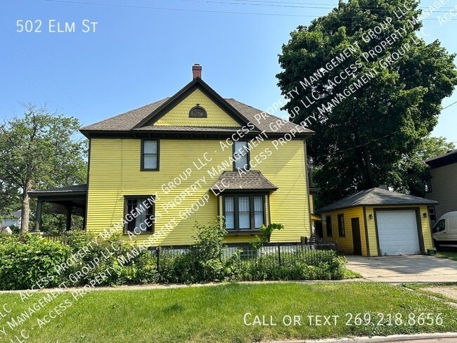 Building Photo - 502 Elm St