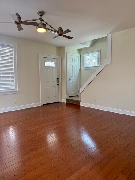 Building Photo - 402 Southwood Ave