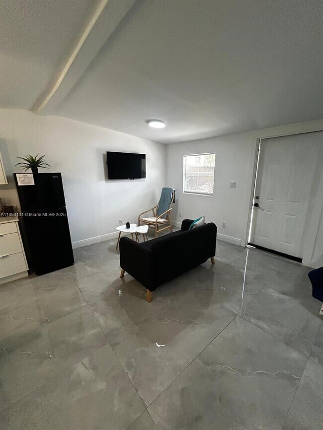 Building Photo - 1945 NW 33rd St