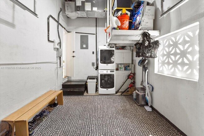 Building Photo - 234 NW 45th St