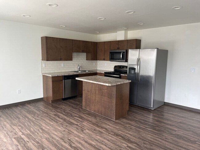 Building Photo - 209 N 76th Ave