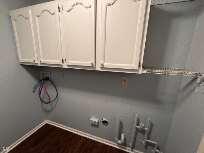 Building Photo - 4631 W Smith Valley Rd