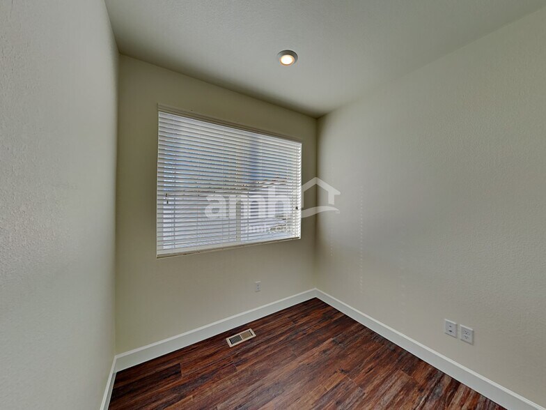 Building Photo - 15091 West 82nd Place