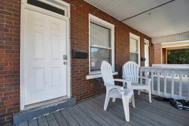 Building Photo - 1508 Summit St