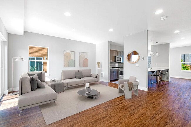 Building Photo - Modern 3 beds/ 2.5 bath townhouse in Kenmore!