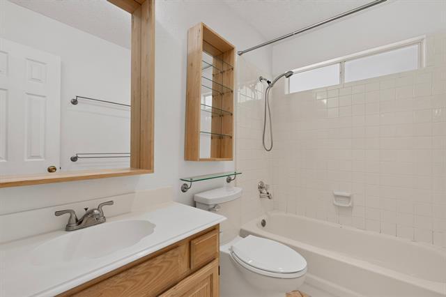 Building Photo - 2312 London Dr