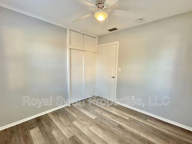 Building Photo - 114 Azalea St