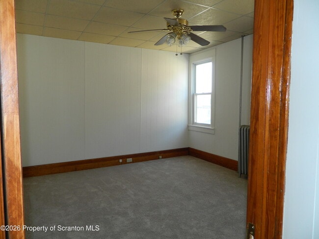 Building Photo - 127 E Pine St