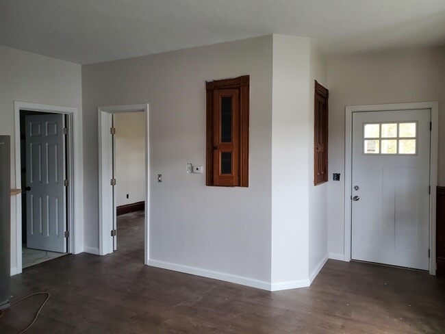 Building Photo - 17 Canaan St