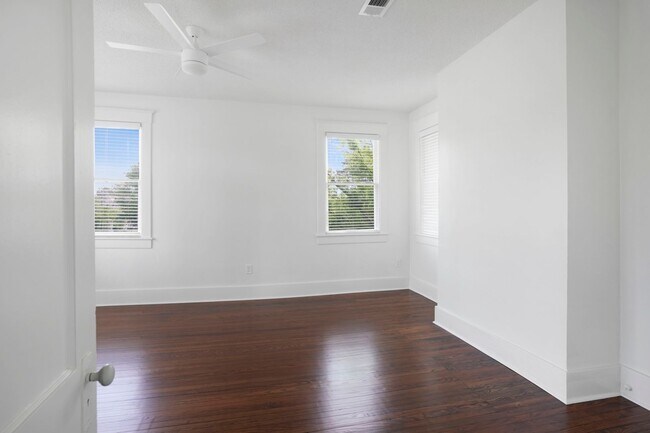 Building Photo - Renovated 2 bedroom 1 bathroom with office space Baldwin Park
