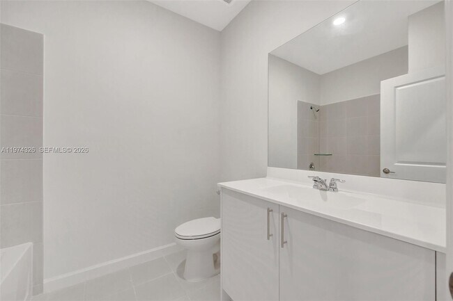 Building Photo - 2574 SE 25th Ct