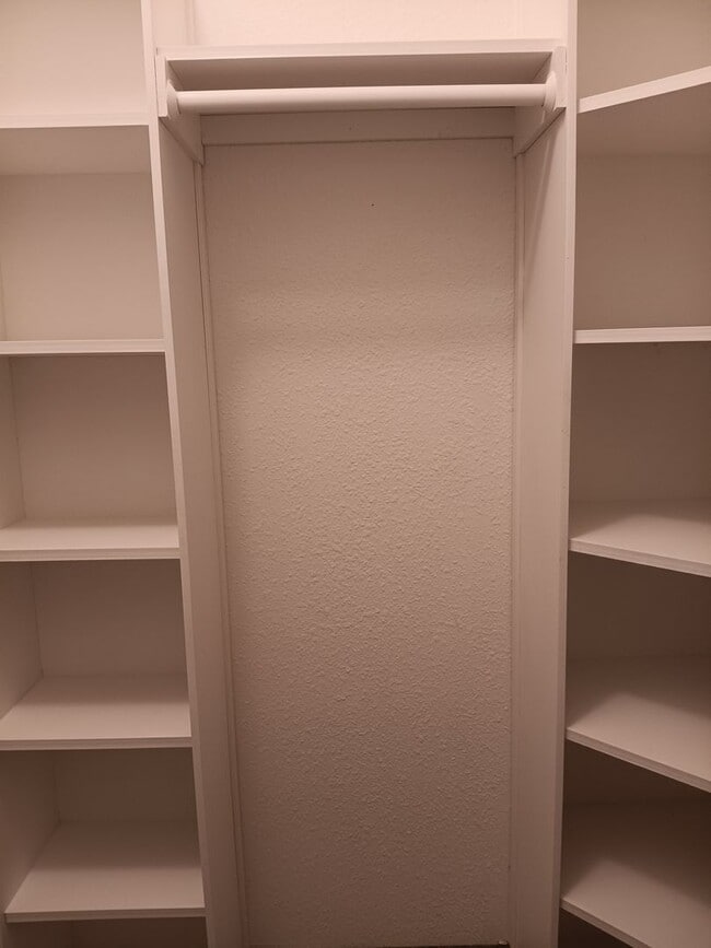 Building Photo - Country Living In The Independence Area Is...