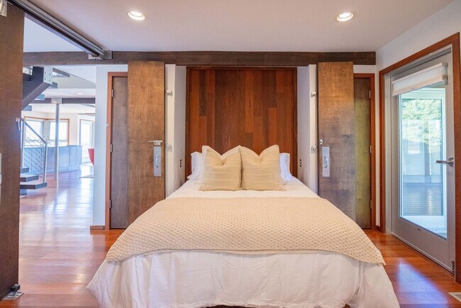 Building Photo - 11988 Cabana Shores Dr