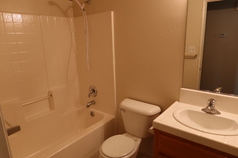 Building Photo - 10100 Grand View Summit Dr