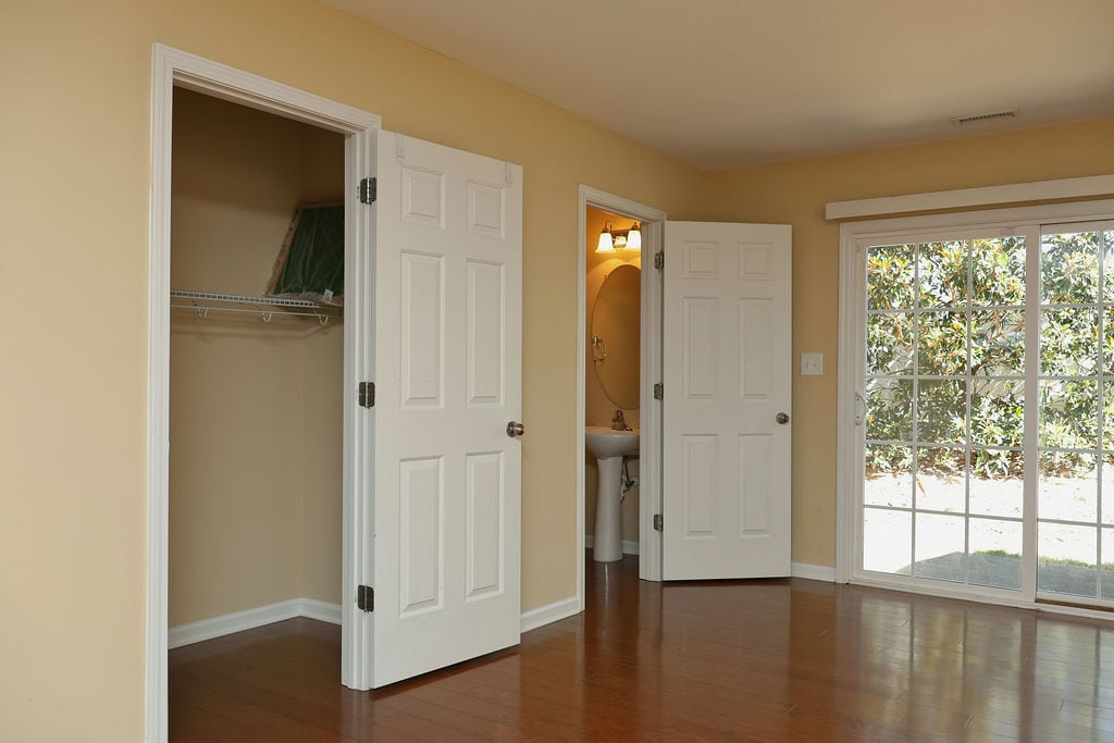 Building Photo - 8843 Thornton Town Pl