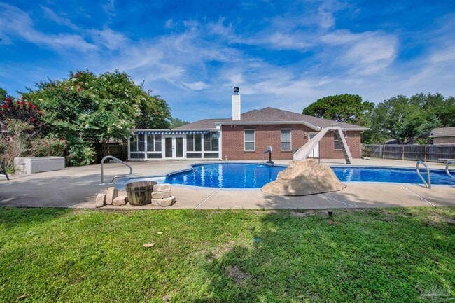 Building Photo - 2491 Parkridge Dr