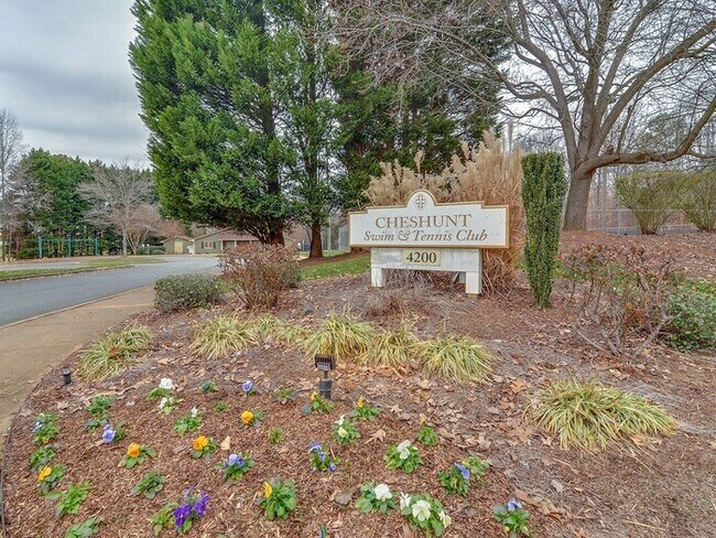 Building Photo - Well Maintained 4BD/2.5BA Home in the Cheshunt Community!