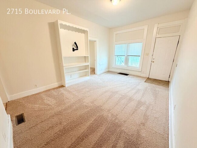 Building Photo - 2715 Boulevard Pl