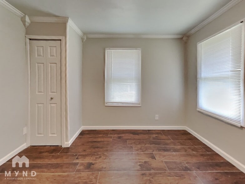 Building Photo - 6497 Voyles Dr