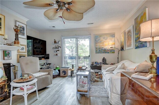 Building Photo - Ghent on the Square