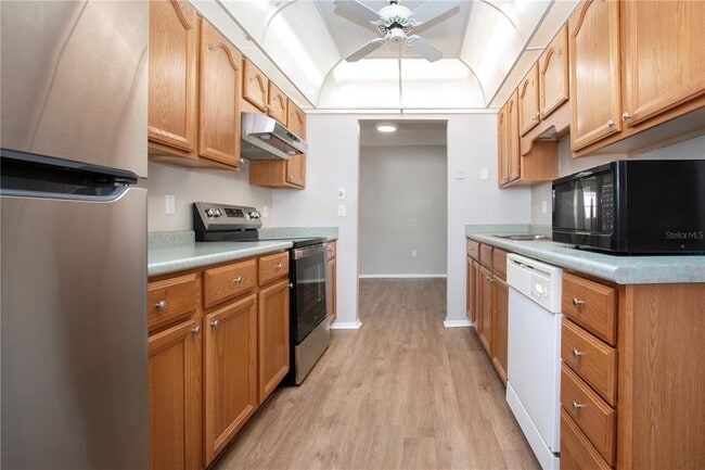 Building Photo - 802 Buttonwood Dr