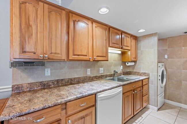 Building Photo - 3737 Loretto Rd