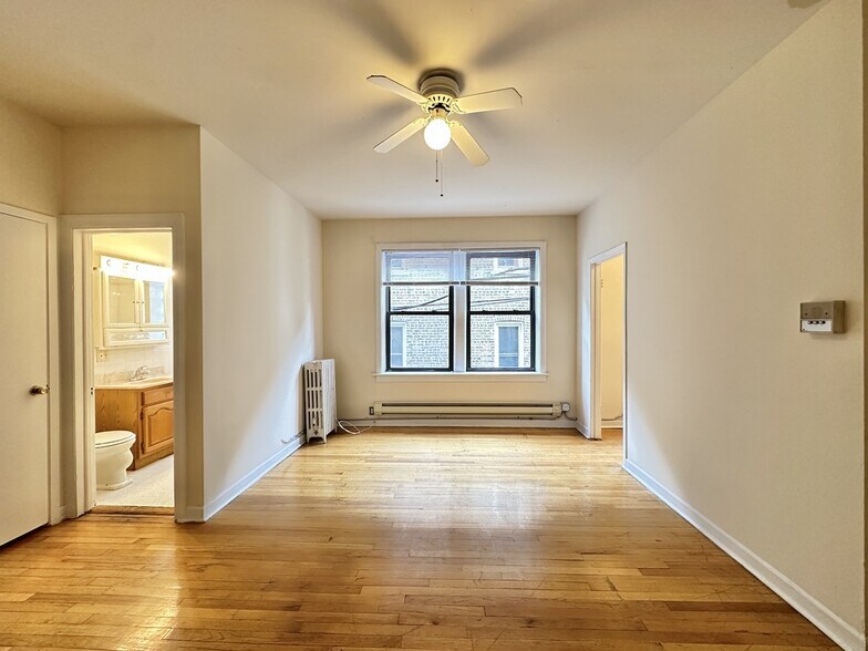 Building Photo - 1034 W George St