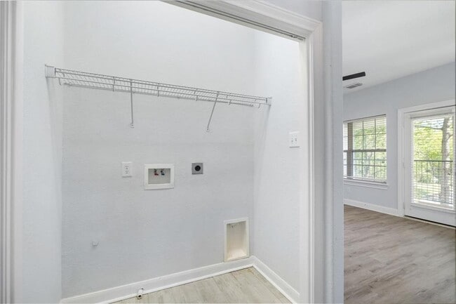 Building Photo - 90 Panterra Way