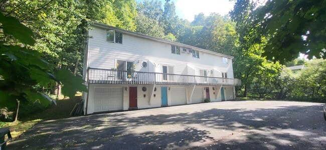 Building Photo - 1730 Farmington Ave