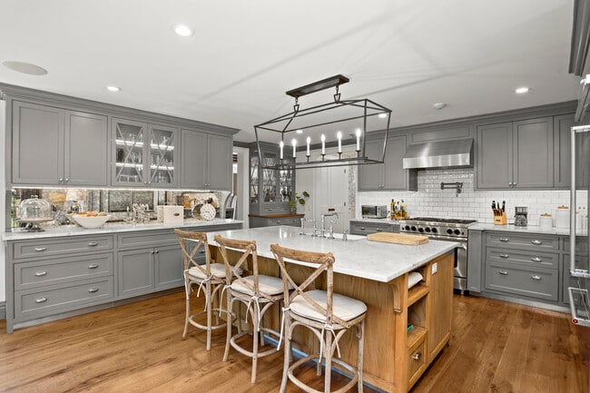 Building Photo - 141 W Norwalk Rd