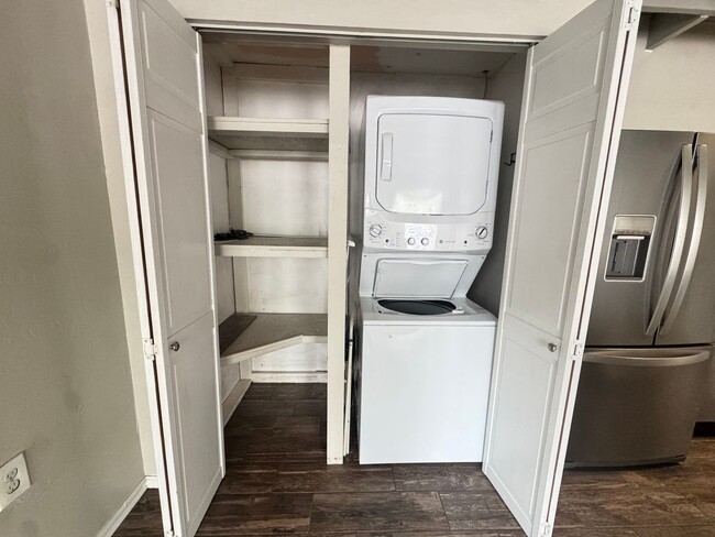 Building Photo - Los Ranchos Casita with Utilities Included!