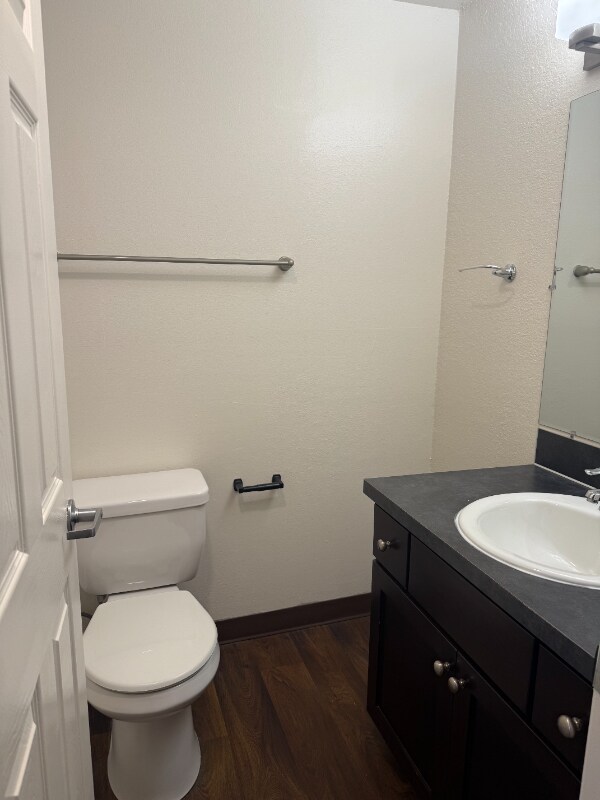 Building Photo - 903 SW 185th Ave